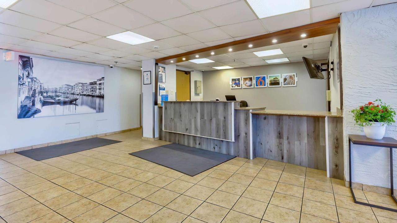 Motel 6-Milwaukee, Wi - Glendale Экстерьер фото