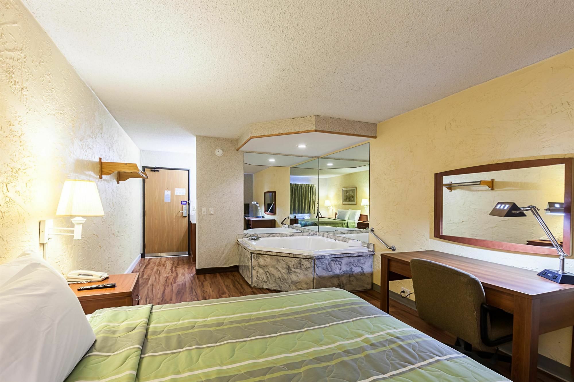 Motel 6-Milwaukee, Wi - Glendale Экстерьер фото