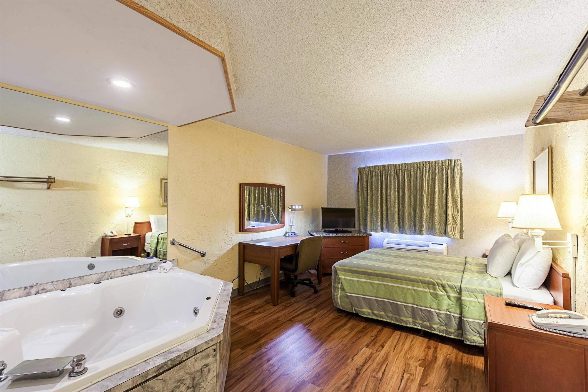 Motel 6-Milwaukee, Wi - Glendale Экстерьер фото
